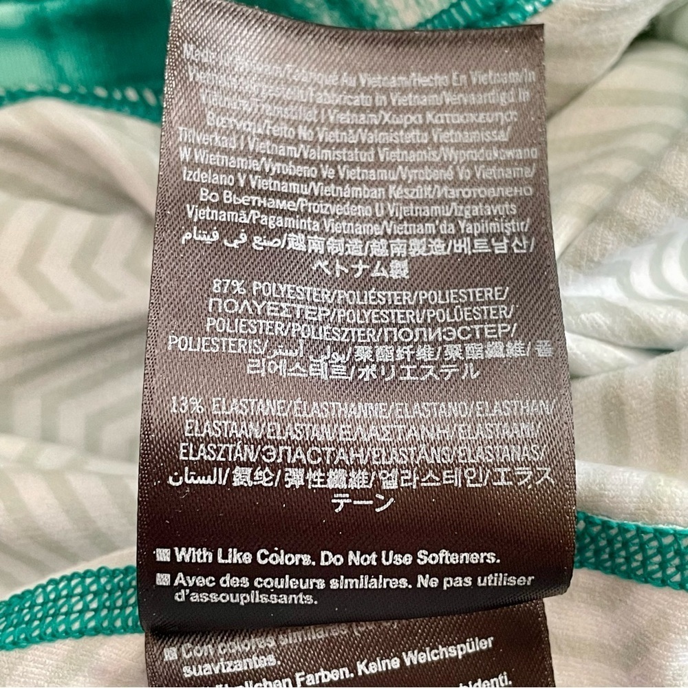 Under Armour Teal and White Long Sleeve Top - Picture 8 of 14
